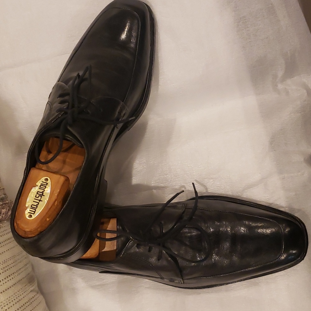 Cole Haan black leather lace up nike air size 9.5 used good 👍 condition